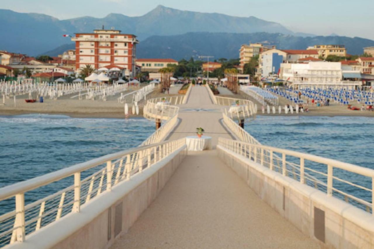 Appartamento Abate Lido di Camaiore Exterior foto